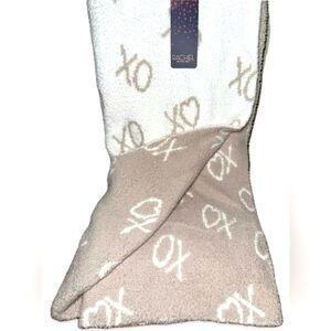 Rachel Roy Double Sided XO, X🤎 throw